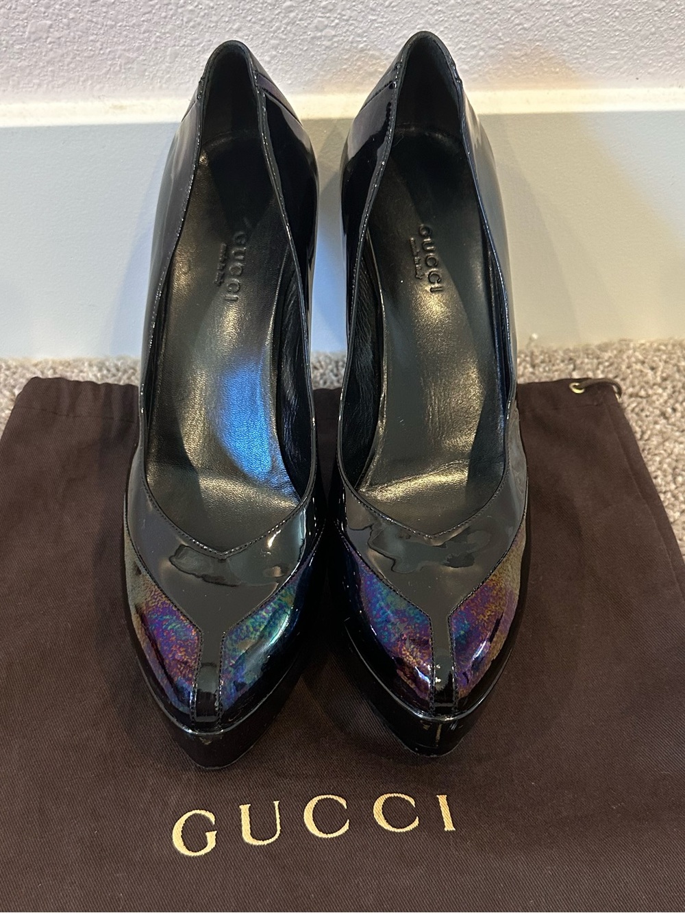Gucci Black Patent Leather Iridescent Platform Division Pumps - Size 39